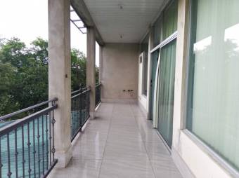 Se vende amplio local de 3 pisos para inversión en Mata Redonda de San José 22-2560, $ 490,000, 4, San José, San José