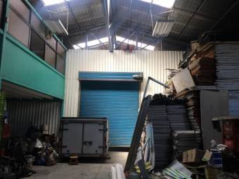 Se vende amplia bodega de 331m2 en San Francisco 2 Ríos de San José 23-1475