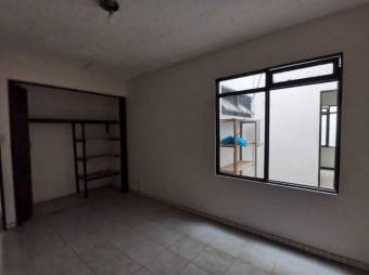 Se vende amplia propiedad para inversión con 4 apartamentos en Uruca de San José 24-1430, ₡ 375,000,000, 8, San José, San José