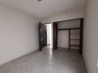 Se vende amplia propiedad para inversión con 4 apartamentos en Uruca de San José 24-1430, ₡ 375,000,000, 8, San José, San José