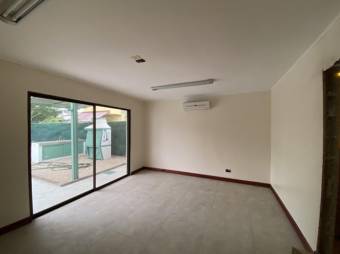 Se vende amplia propiedad con 2 casas y 1 apartamento en Rio Oro de Santa Ana 23-3554, $ 599,000, 7, San José, Santa Ana