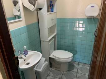 Se vende amplio local de 4 niveles en Hospital de San Jose 23-2335, ₡ 350,000,000, 12, San José, San José