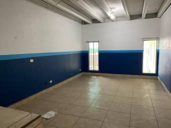 Se vende amplio local comercial de 1,000m2 en Santa Ana de San José 23-2272, $ 680,000, 3, San José, Santa Ana