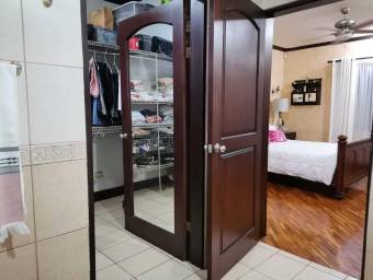 Venta de Casa en Escazú, San José. RAH 23-516