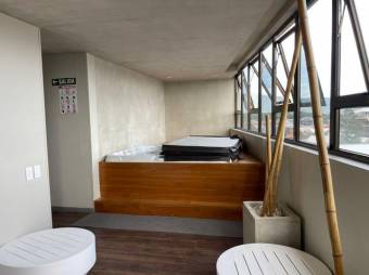 Se vende moderno y espacioso apartamento con terraza en Curridabat de San José 25-57