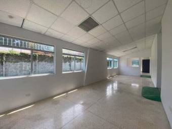 Se vende amplio local comercial en Escazú Centro 23-3362, $ 798,000, 5, San José, Escazú