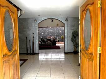 Venta de Casa en Mercedes, Heredia. RAH 25-48