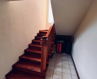 Casa a la venta en Cariari, Heredia.