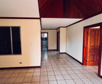 Casa a la venta en Cariari, Heredia.