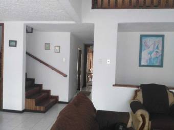 Se vende amplio condominio de 5 apartamentos en Rohrmoser 24-1612, $ 1,200,000, 10, San José, San José