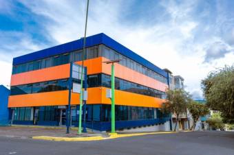 Se vende edificio de 3 niveles con espacio para oficinas en Carmen de San José 24-1563, $ 1,650,000, 23, San José, San José