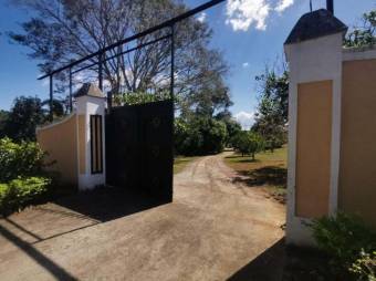 Venta de Quinta en San Mateo, Alajuela. RAH 23-3016