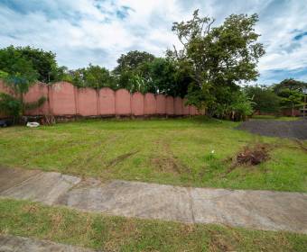 906 m2 lot for sale in Posada del Río condominium in La Guácima.