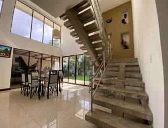 HOUSE FOR SALE IN LOMAS DE AYARCO