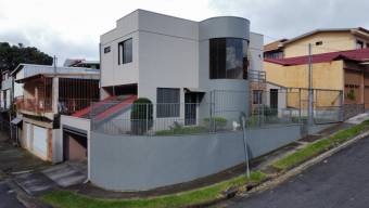 HOUSE FOR SALE IN ALAJUELA, PANORAMIC VIEW.