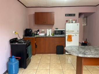 Se vende propiedad con 2 casa para inversión en Mata de Plátano de Goicoechea 25-75