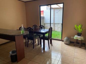 Se vende propiedad con 2 casa para inversión en Mata de Plátano de Goicoechea 25-75