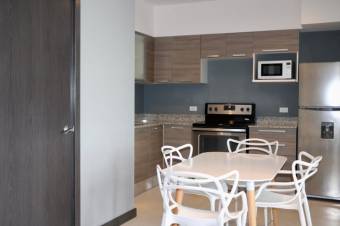 Se vende moderno y espacioso apartamento en condominio de Ulloa en Heredia 25-87