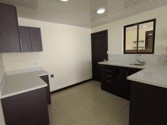 Se vende amplia propiedad con 2 casas en Santiago de San Rafael 24-1670