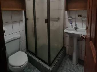 Se vende espaciosa casa de 2 plantas en san Francisco de Heredia 24-582