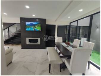 Se vende Casa moderna San José de la Montaña Barva Heredia