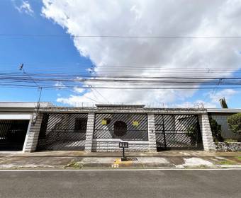 Casa a la venta en Guayabos de Curridabat.