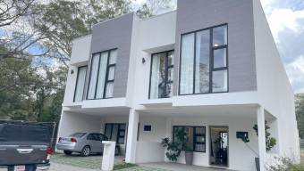 Se alquila casa a estrenar en condominio de Santa Ana 25-1757