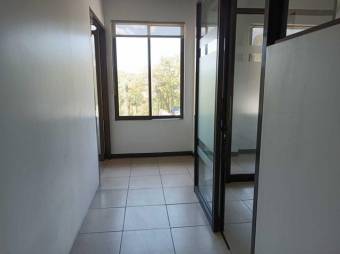 Se alquila oficina en centro comercial de Escazú 23-2993