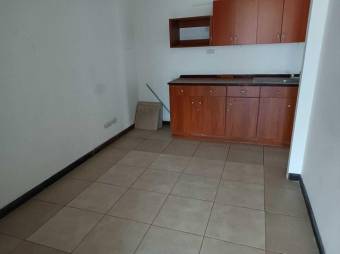 Se alquila oficina en centro comercial de Escazú 23-2993