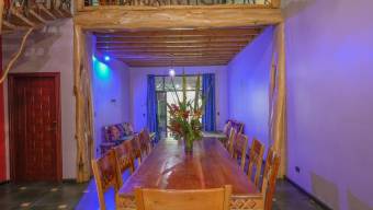 Se alquila casa con uso de suelo mixto en San Rafael Heredia 25-1538