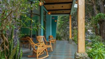 Se alquila casa con uso de suelo mixto en San Rafael Heredia 25-1535