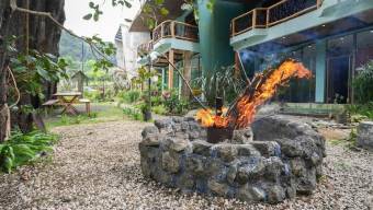 Se alquila casa con uso de suelo mixto en San Rafael Heredia 25-1535