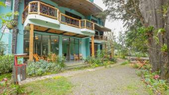 Se alquila casa con uso de suelo mixto en San Rafael Heredia 25-1535