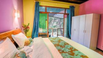 Se alquila casa con uso de suelo mixto en San Rafael Heredia 25-1535