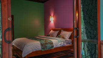 Se alquila casa con uso de suelo mixto en San Rafael Heredia 25-1535