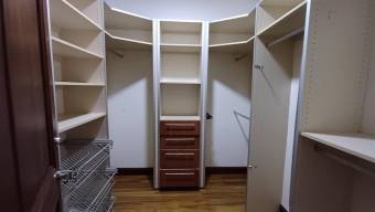 Se alquila casa en exclusivo condominio de Curridabat 25-1745