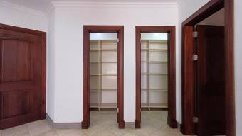 Se alquila casa en exclusivo condominio de Curridabat 25-1745