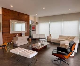 Casa a la venta en condominio en Lindora frente al colegio Saint Jude.