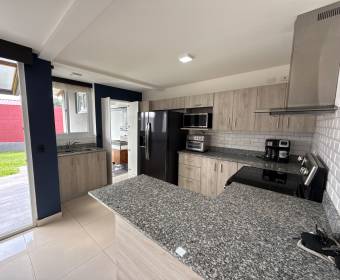 Casa a la venta en condominio Novazul en Desamparados de Alajuela.