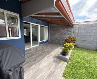 Casa a la venta en condominio Novazul en Desamparados de Alajuela.