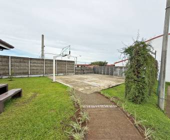 Casa a la venta en condominio Novazul en Desamparados de Alajuela.