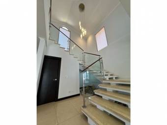 VENTA DE CASA, SAN JOSÉ, MORAVIA, LA GUARIA VENTA DE CASA, SAN JOSÉ, MORAVIA, LA GUARIA