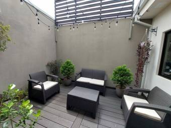 Se alquila espaciosa casa con terraza en San Antonio Escazú 26-13