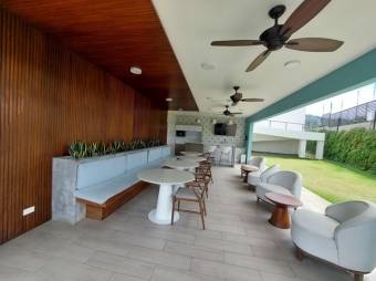 Se alquila espaciosa casa con terraza en San Antonio Escazú 26-13