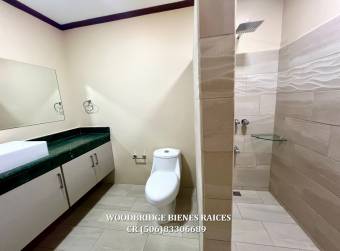 Escazu casa en venta 1 piso remodelada $360.000 / 265 mts.