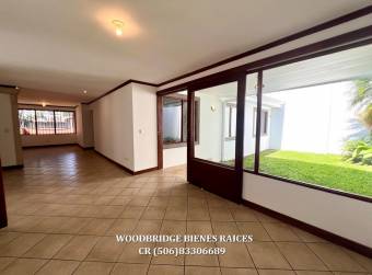 Escazu casa en venta 1 piso remodelada $360.000 / 265 mts.