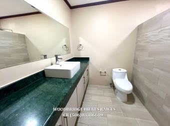 Escazu casa en venta 1 piso remodelada $360.000 / 265 mts.