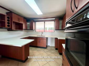 Escazu casa en venta 1 piso remodelada $360.000 / 265 mts.
