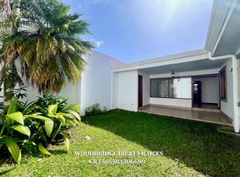 Escazu casa en venta 1 piso remodelada $360.000 / 265 mts.