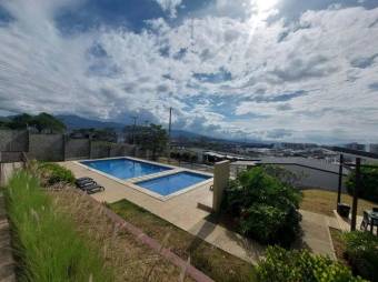 Se alquila espaciosa casa en condominio Heredia Park 26-46